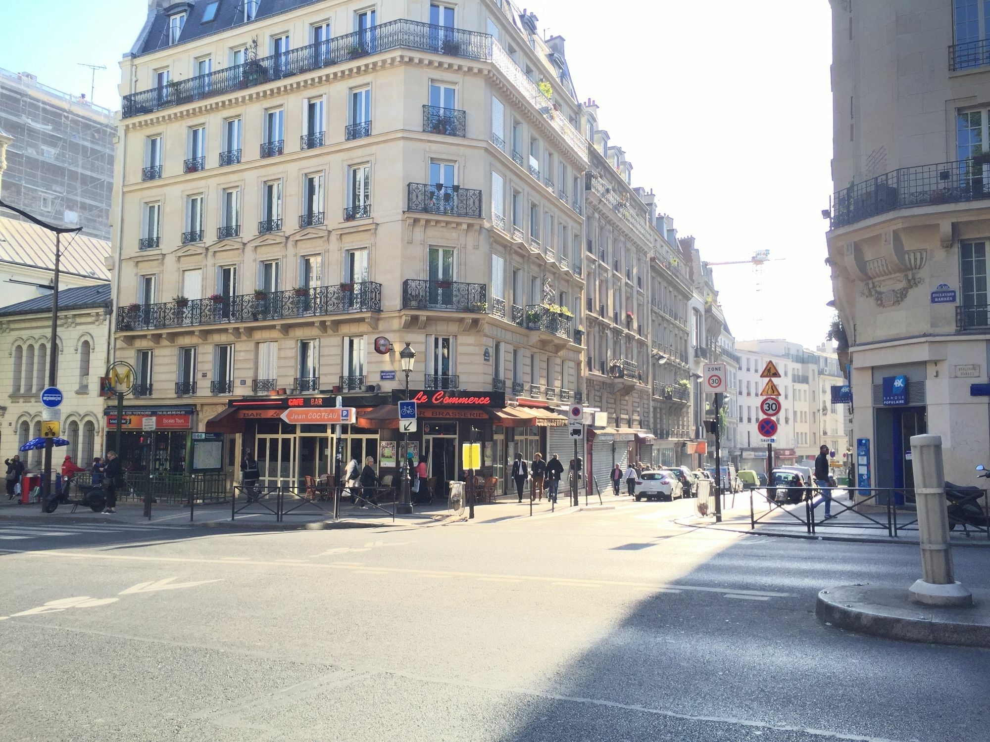 Hotel Du Metro Paris Bagian luar foto