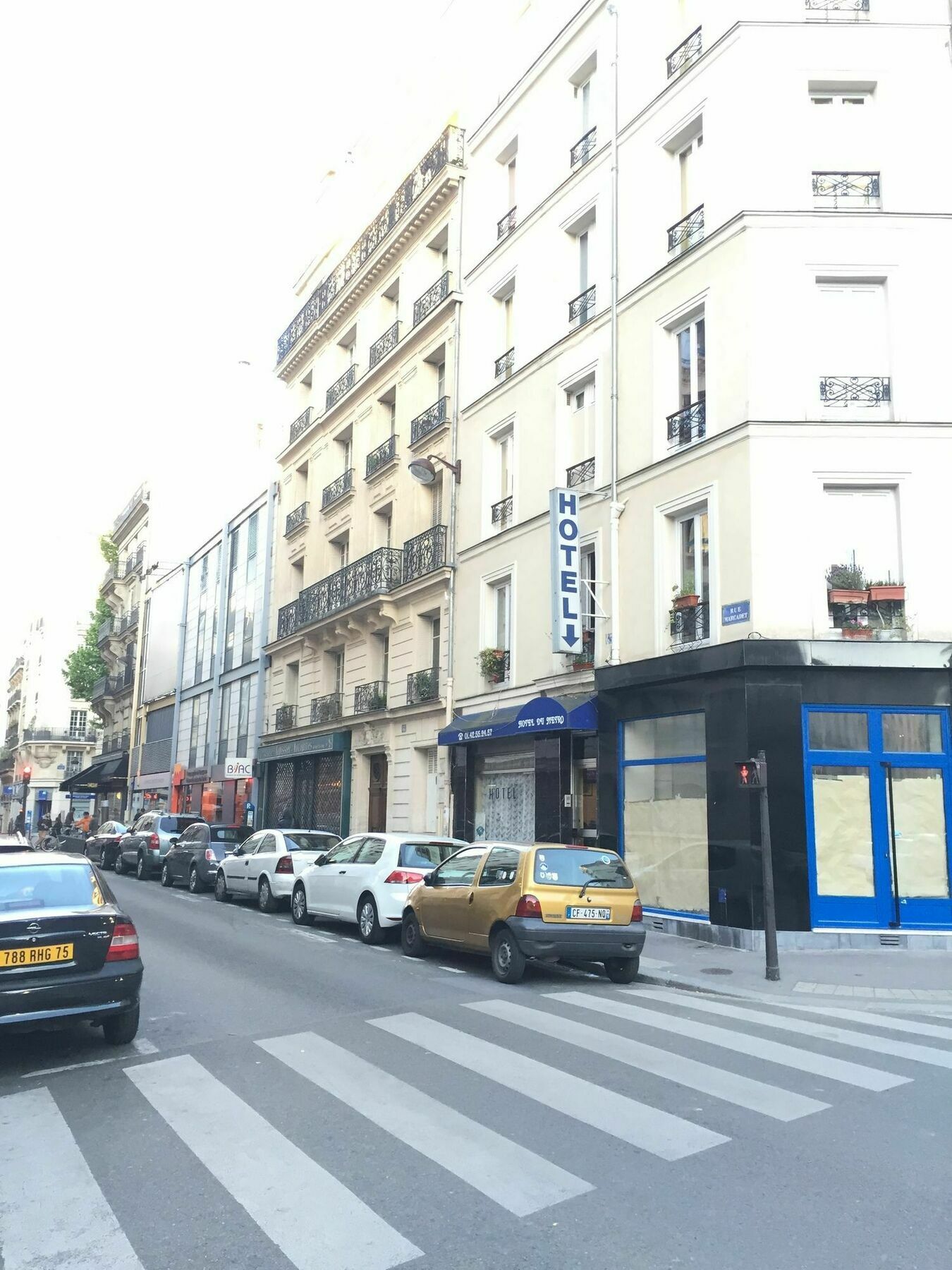 Hotel Du Metro Paris Bagian luar foto